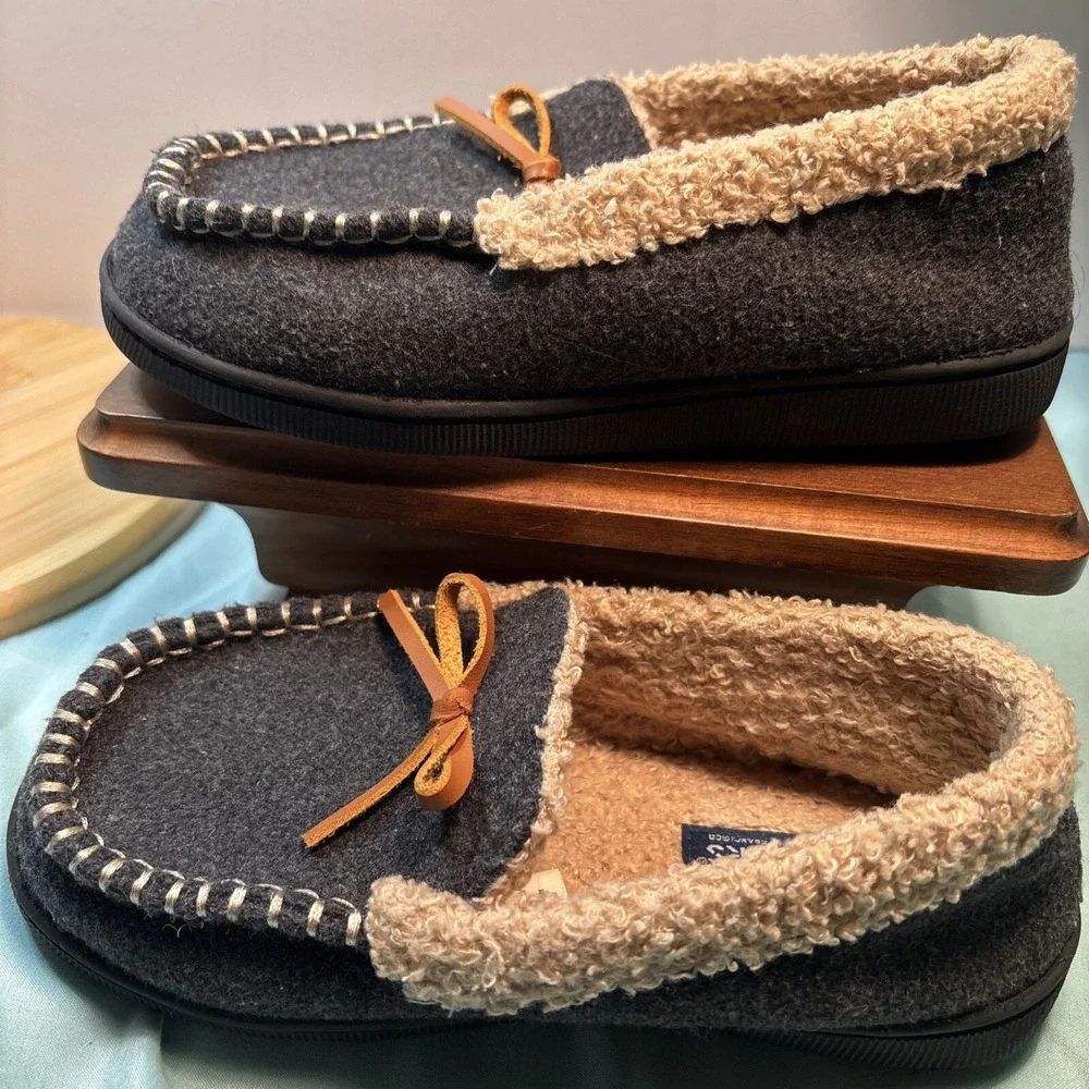 Dockers Boy's Gray Faux Fur Moccasin Slippers Sz M 13-1